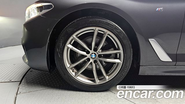 BMW 5-Series 520d xDrive M Sport Package Plus