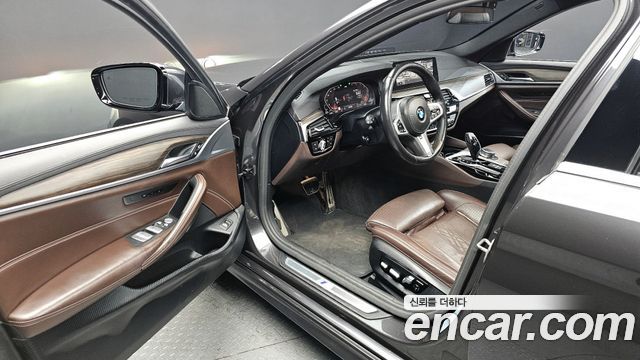 BMW 5-Series 520d xDrive M Sport Package Plus