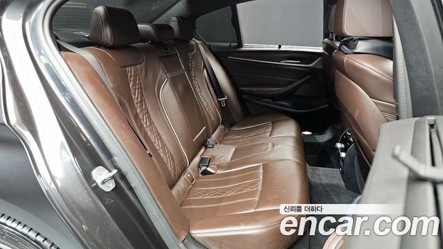 BMW 5-Series 520d xDrive M Sport Package Plus