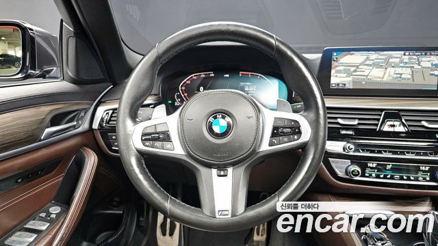 BMW 5-Series 520d xDrive M Sport Package Plus