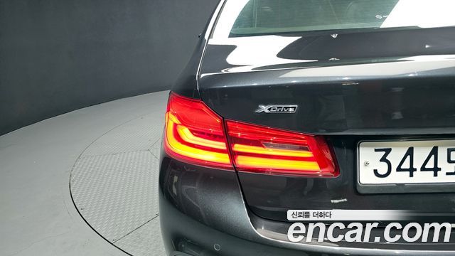 BMW 5-Series 520d xDrive M Sport Package Plus