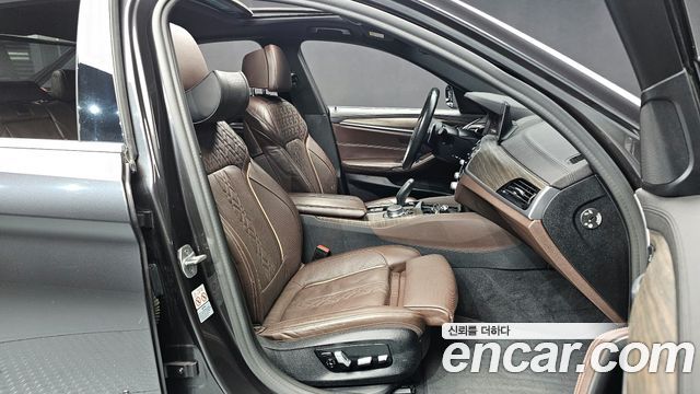BMW 5-Series 520d xDrive M Sport Package Plus