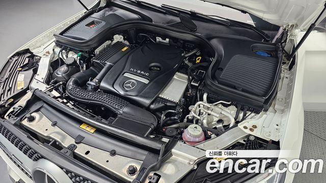 Mercedes-Benz GLC-Class GLC300e 4MATIC Coupe