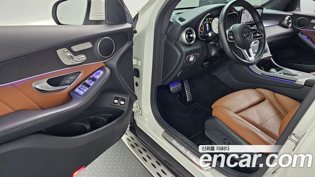 Mercedes-Benz GLC-Class GLC300e 4MATIC Coupe