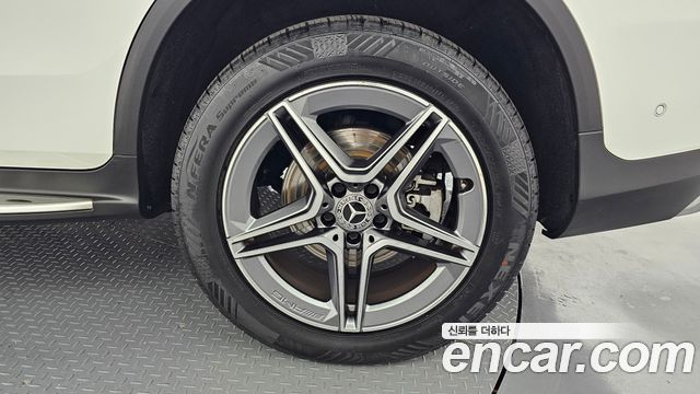 Mercedes-Benz GLC-Class GLC300e 4MATIC Coupe