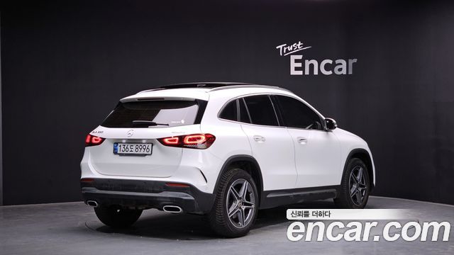 Mercedes-Benz GLA-Class GLA250 4MATIC