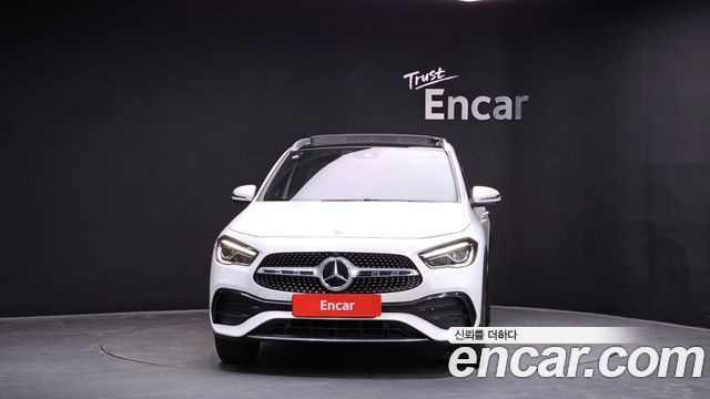 Mercedes-Benz GLA-Class GLA250 4MATIC