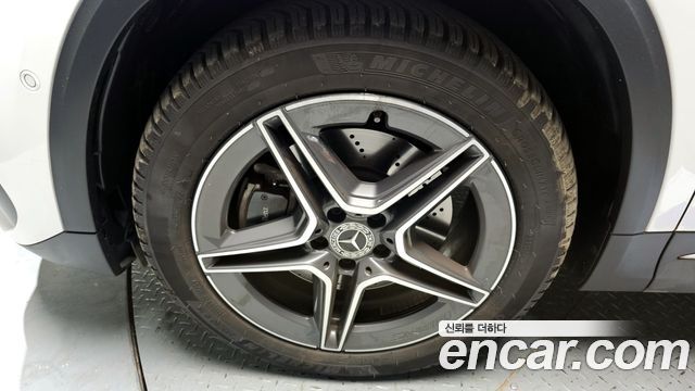 Mercedes-Benz GLA-Class GLA250 4MATIC