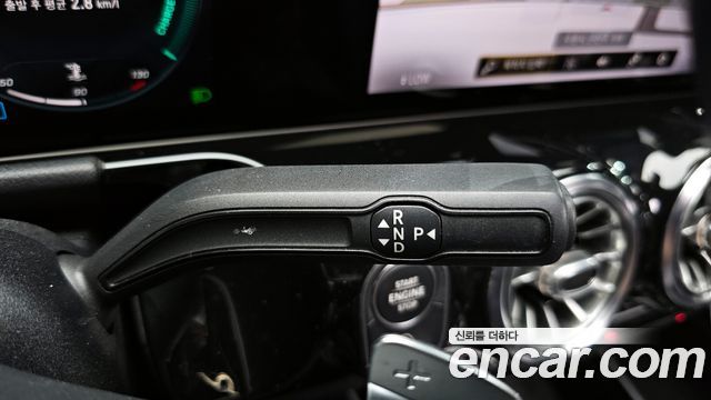 Mercedes-Benz GLA-Class GLA250 4MATIC