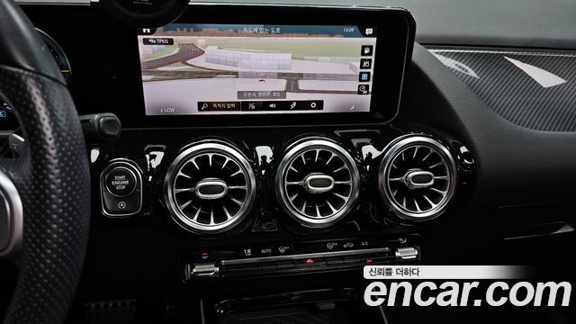 Mercedes-Benz GLA-Class GLA250 4MATIC