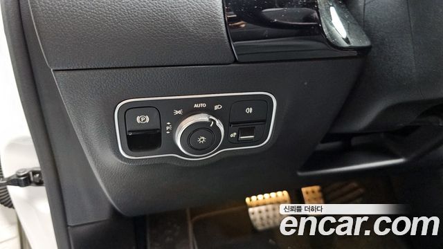 Mercedes-Benz GLA-Class GLA250 4MATIC