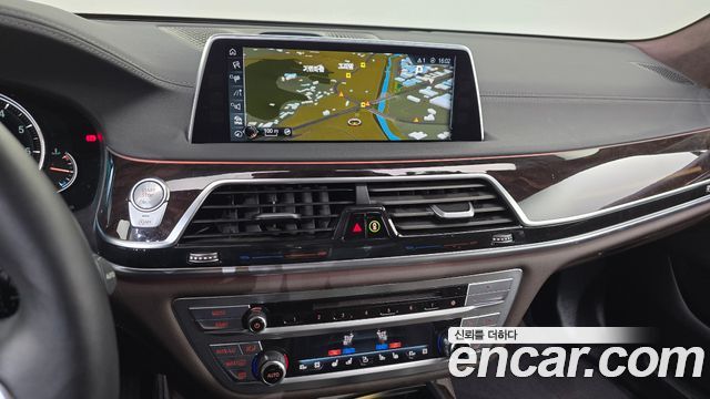 BMW 7-Series 750Li xDrive Premium