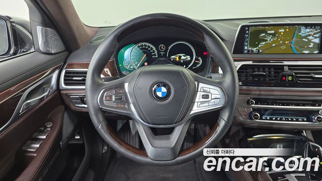 BMW 7-Series 750Li xDrive Premium