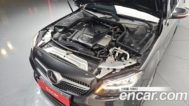 Mercedes-Benz C-Class C300e 4MATIC AMG Line