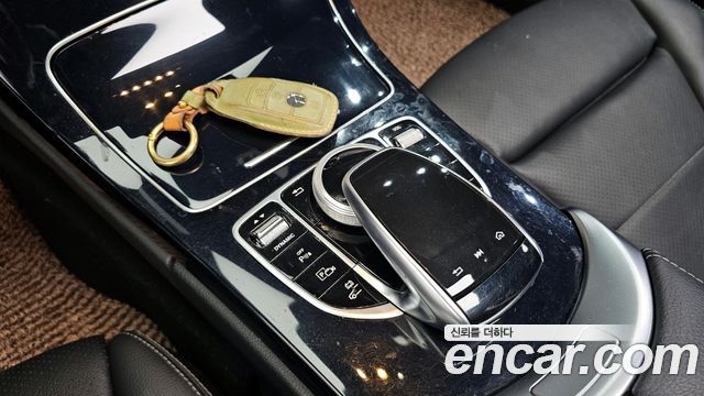 Mercedes-Benz C-Class C300e 4MATIC AMG Line