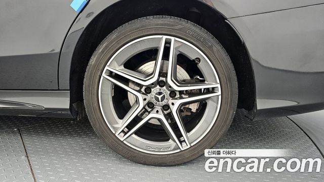 Mercedes-Benz C-Class C300e 4MATIC AMG Line