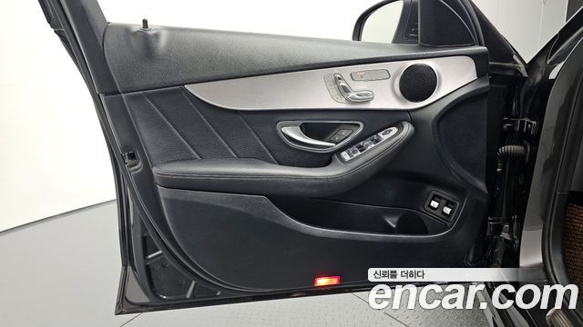 Mercedes-Benz C-Class C300e 4MATIC AMG Line