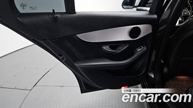 Mercedes-Benz C-Class C300e 4MATIC AMG Line