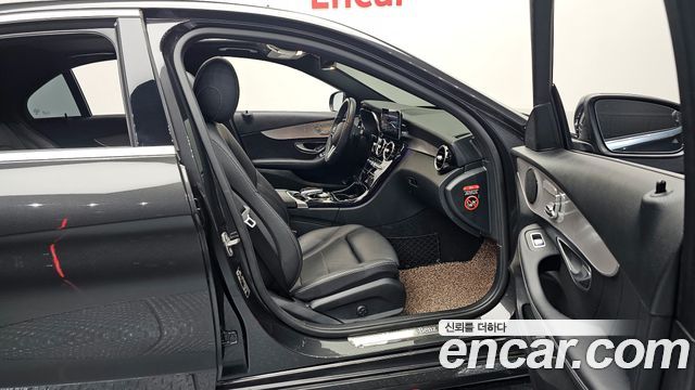 Mercedes-Benz C-Class C300e 4MATIC AMG Line