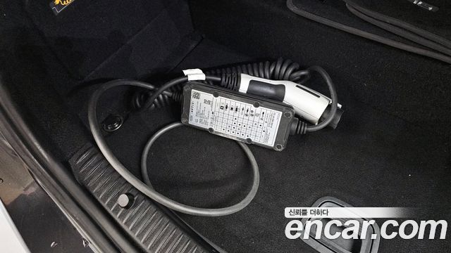 Mercedes-Benz C-Class C300e 4MATIC AMG Line
