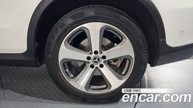 Mercedes-Benz GLC-Class GCL300 4MATIC Coupe