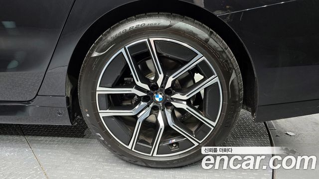 BMW 7-Series 740d xDrive M Sport