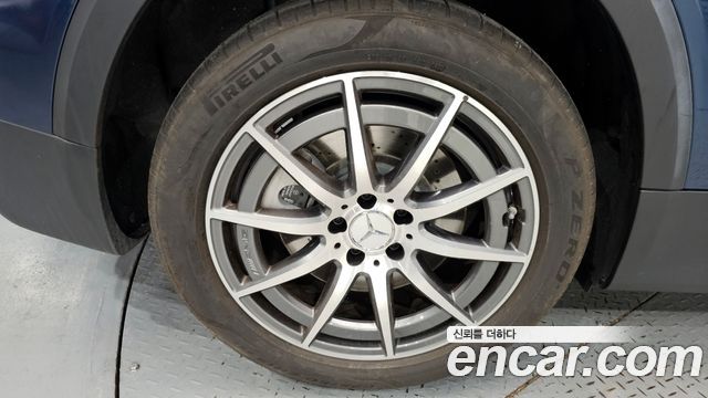 Mercedes-Benz GLB-Class AMG GLB35 4MATIC