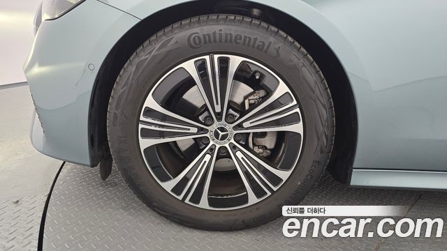 Mercedes-Benz E-Class E200 Avantgarde