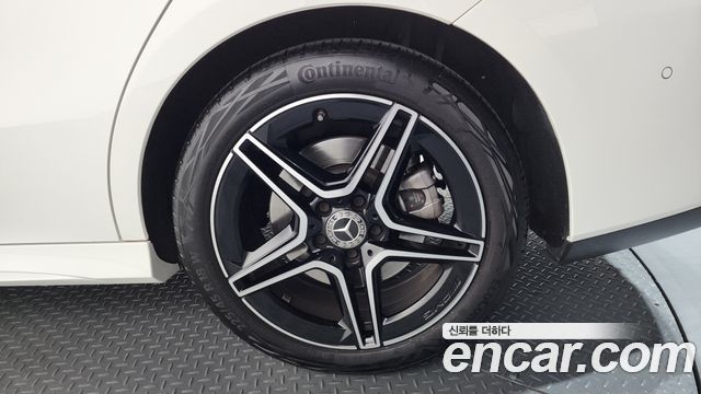 Mercedes-Benz CLA-Class CLA250 4MATIC