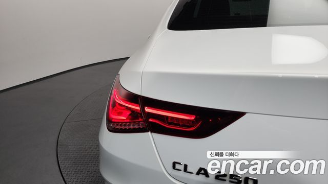 Mercedes-Benz CLA-Class CLA250 4MATIC