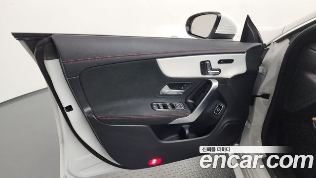 Mercedes-Benz CLA-Class CLA250 4MATIC