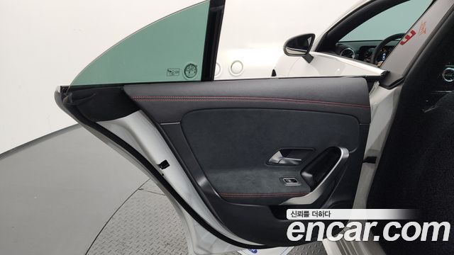 Mercedes-Benz CLA-Class CLA250 4MATIC