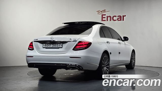 Mercedes-Benz E-Class E300 4MATIC Exclusive