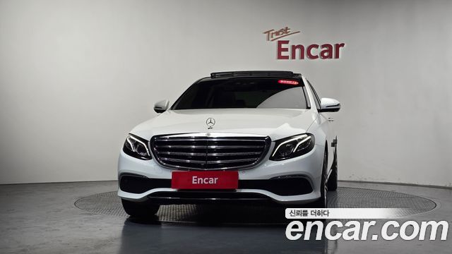 Mercedes-Benz E-Class E300 4MATIC Exclusive