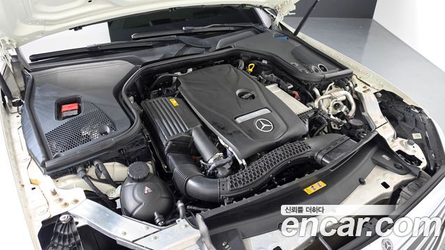Mercedes-Benz E-Class E300 4MATIC Exclusive