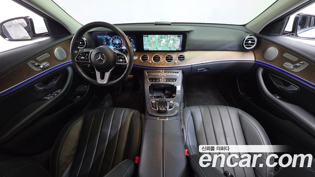 Mercedes-Benz E-Class E300 4MATIC Exclusive
