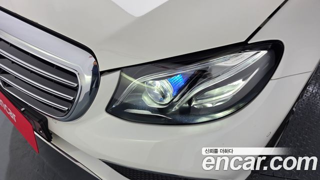 Mercedes-Benz E-Class E300 4MATIC Exclusive