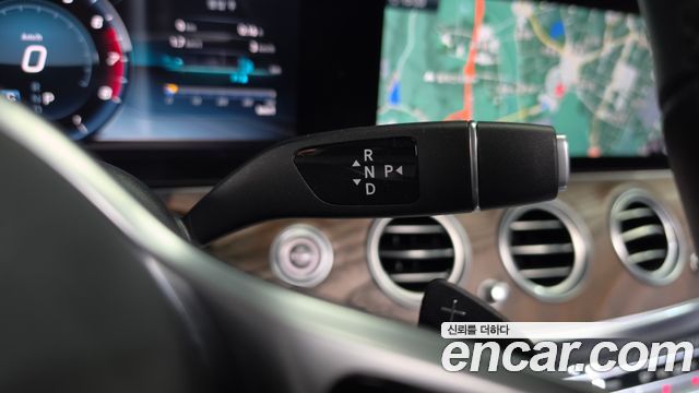 Mercedes-Benz E-Class E300 4MATIC Exclusive