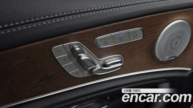 Mercedes-Benz E-Class E300 4MATIC Exclusive
