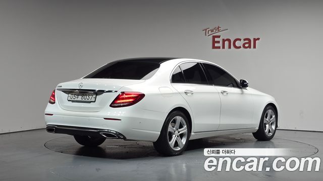 Mercedes-Benz E-Class E200 Avantgarde