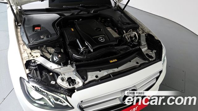 Mercedes-Benz E-Class E200 Avantgarde