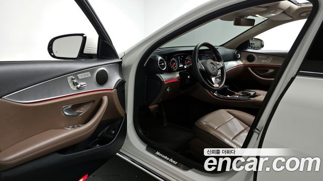 Mercedes-Benz E-Class E200 Avantgarde