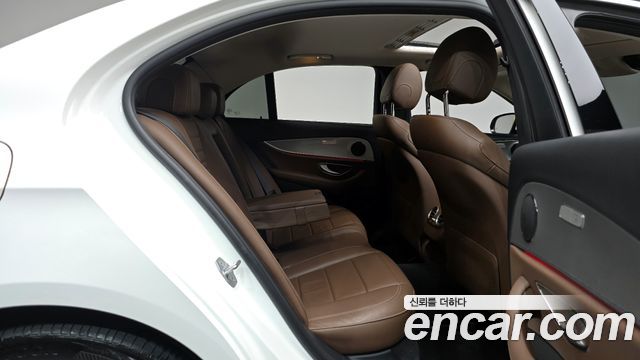 Mercedes-Benz E-Class E200 Avantgarde