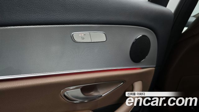Mercedes-Benz E-Class E200 Avantgarde