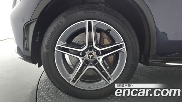 Mercedes-Benz GLC-Class GLC300e 4MATIC