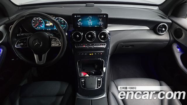 Mercedes-Benz GLC-Class GLC300e 4MATIC