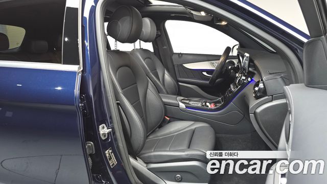 Mercedes-Benz GLC-Class GLC300e 4MATIC