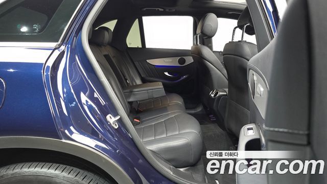 Mercedes-Benz GLC-Class GLC300e 4MATIC
