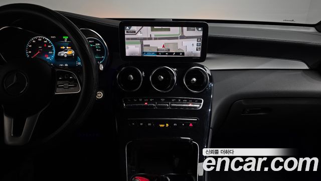 Mercedes-Benz GLC-Class GLC300e 4MATIC