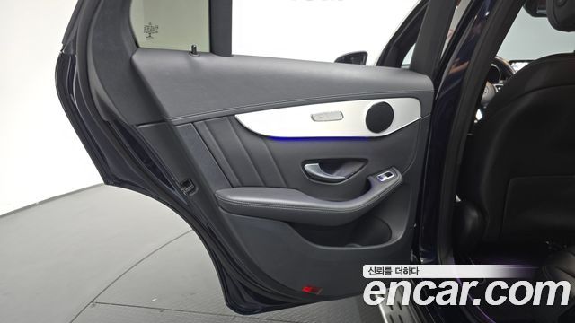 Mercedes-Benz GLC-Class GLC300e 4MATIC